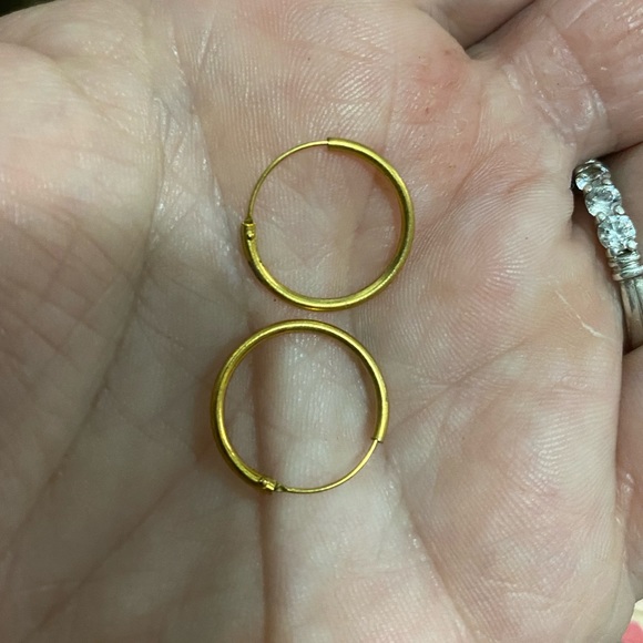 Hoop earrings - Picture 2 of 2